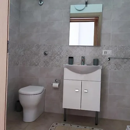 Francesca Villa Porto Cesareo